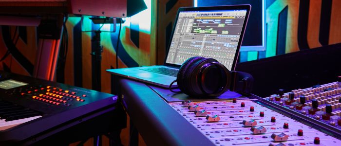 технология в продуцентска къща